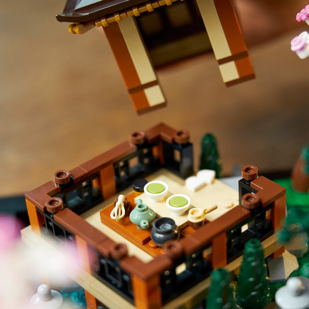 LEGO? Icons Tranquil Garden