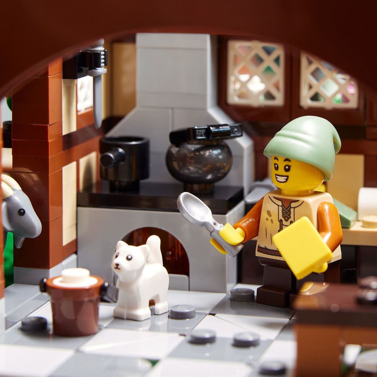LEGO? Icons Medieval Town Square