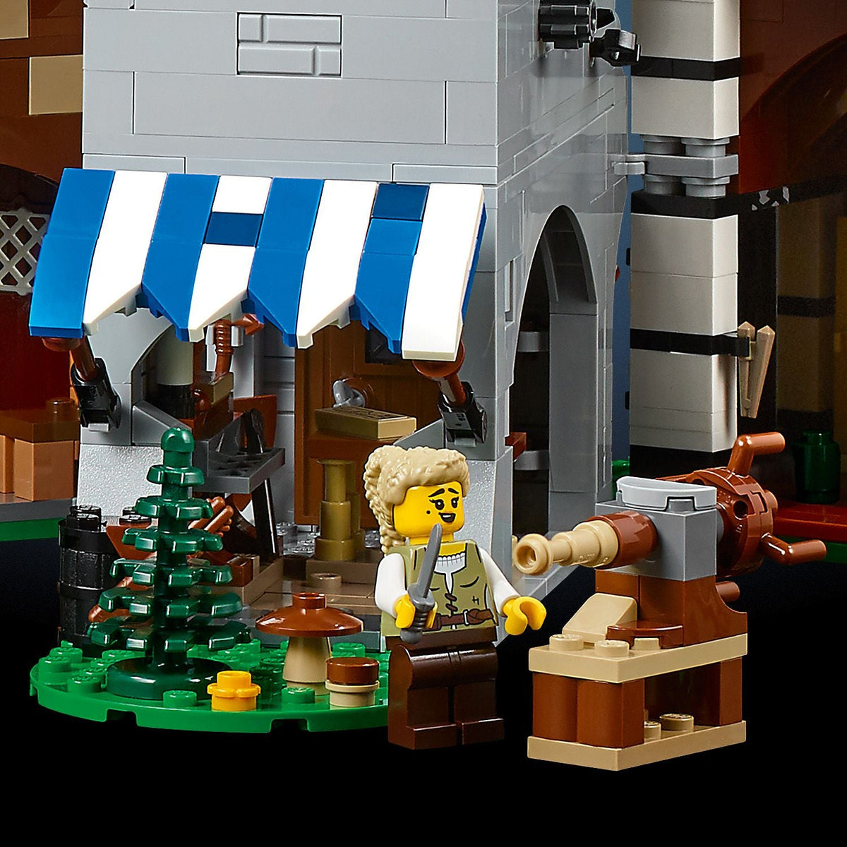 LEGO? Icons Medieval Town Square