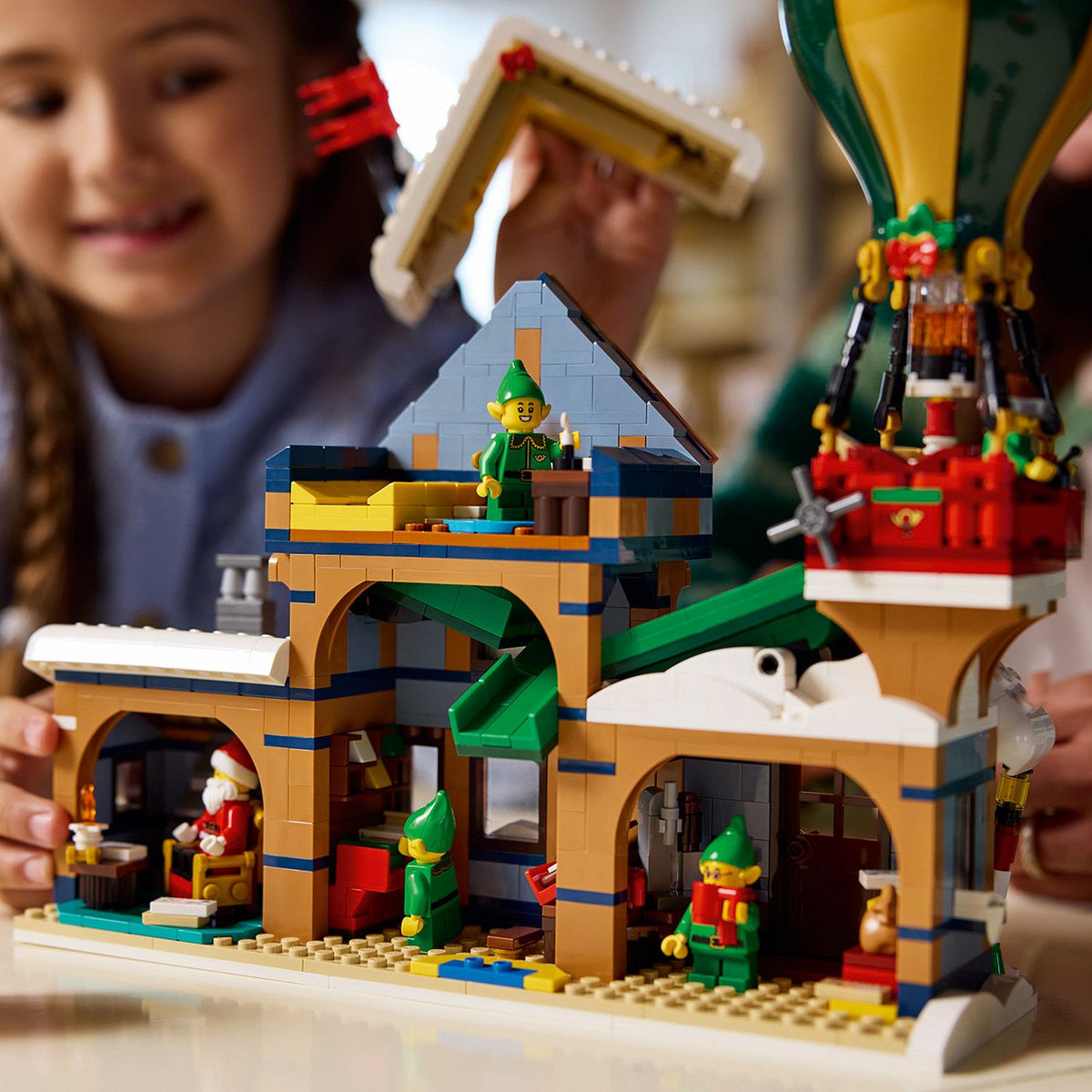 LEGO? Icons Santa's Post Office