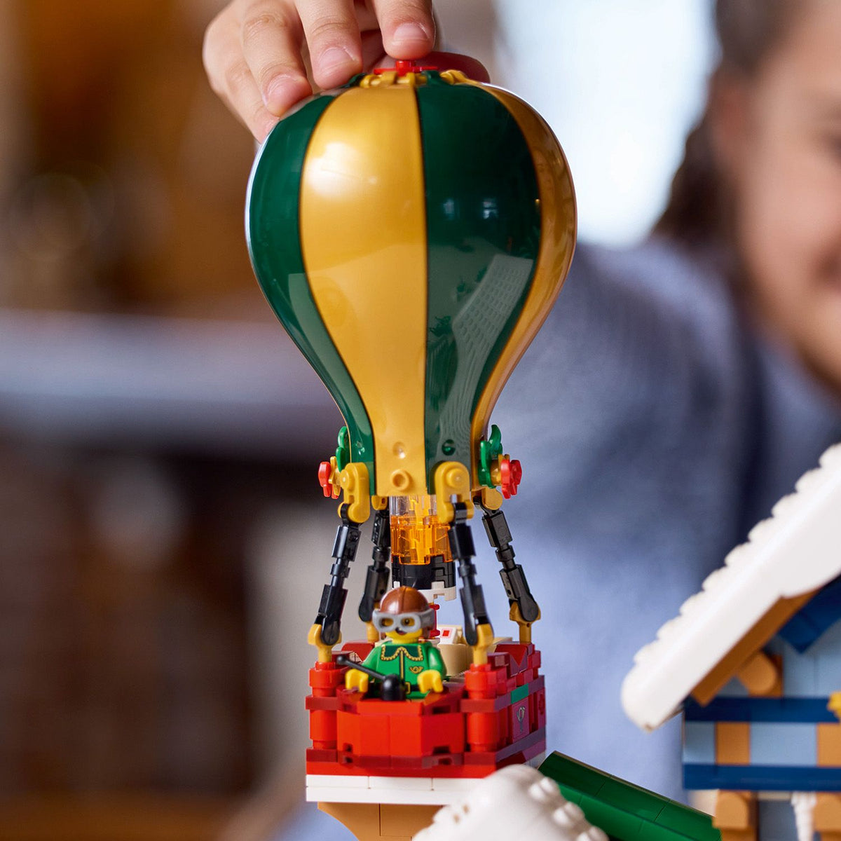 LEGO? Icons Santa's Post Office