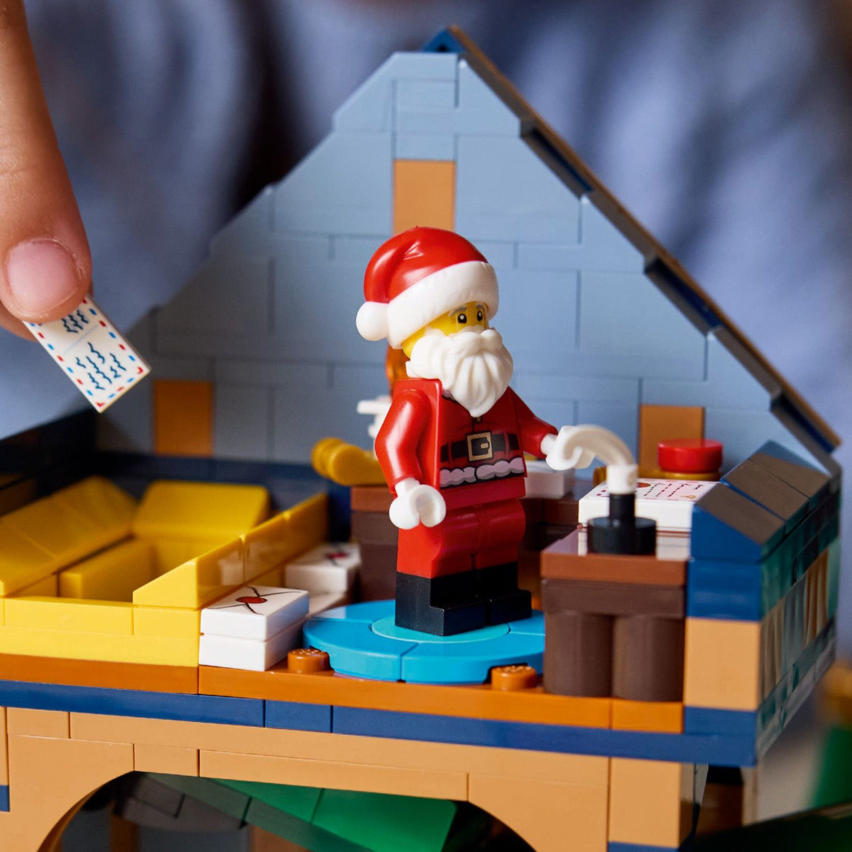 LEGO? Icons Santa's Post Office