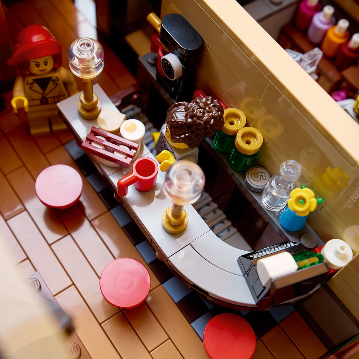 LEGO? Icons Tudor Corner