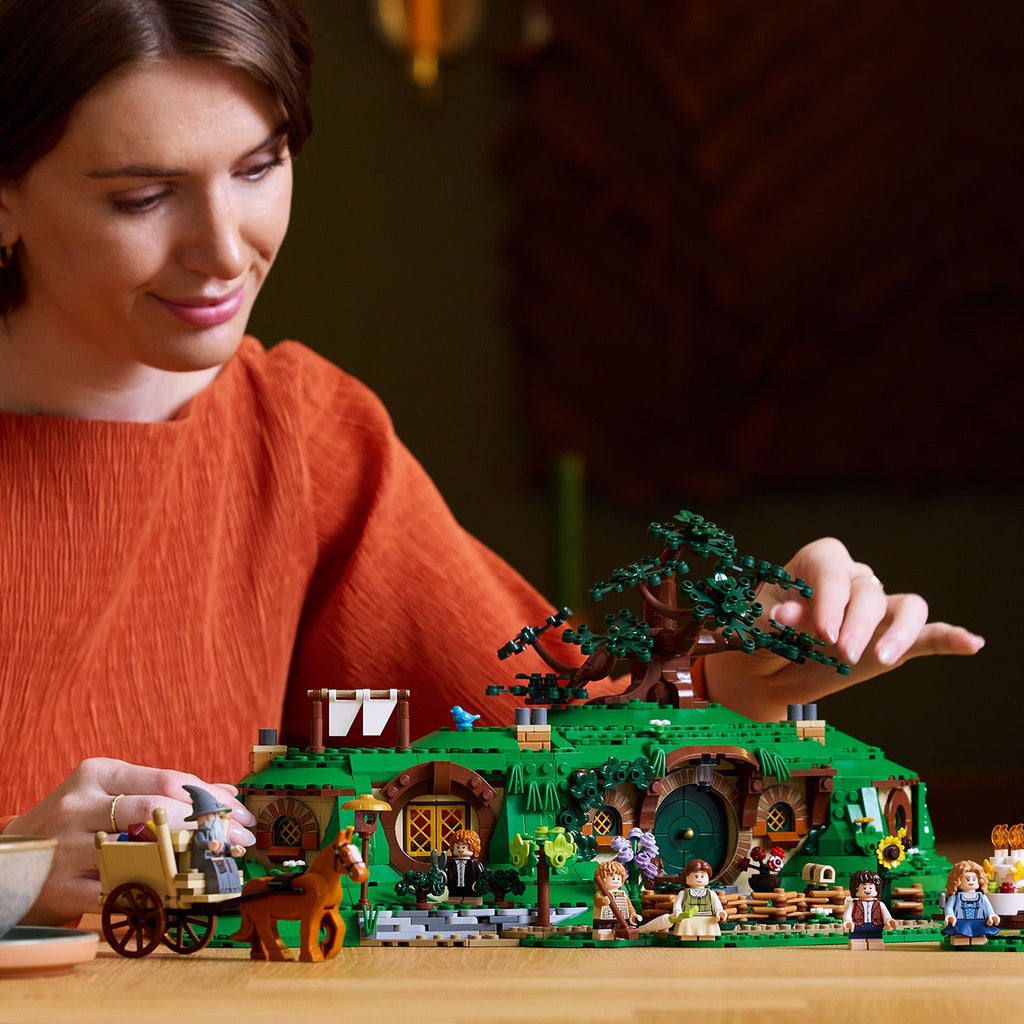 LEGO? Icons The Lord of the Rings: The Shire?