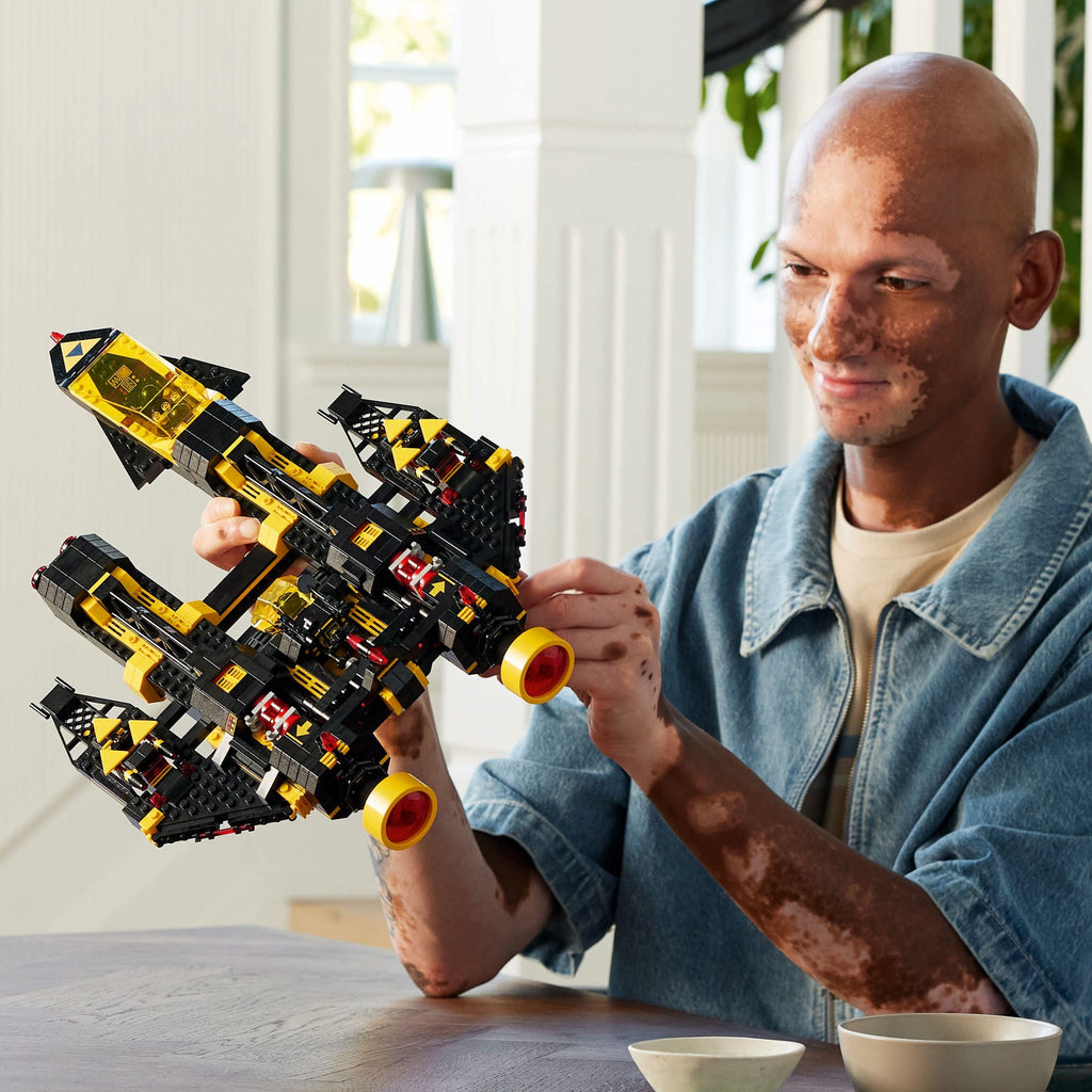 LEGO? Icons Blacktron Renegade