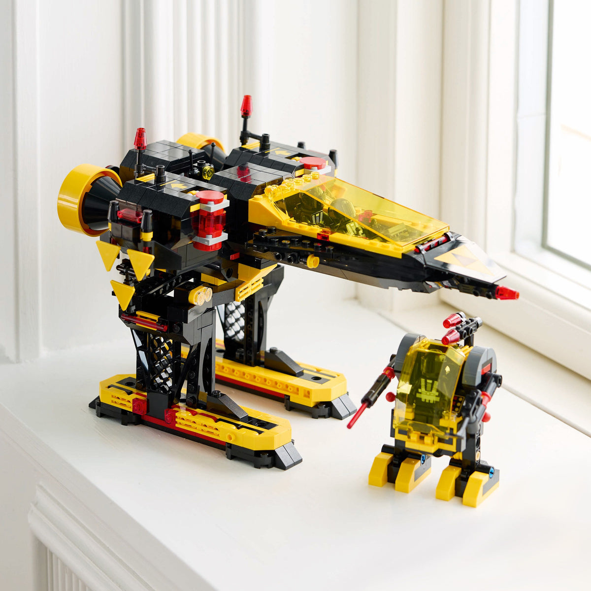 LEGO? Icons Blacktron Renegade