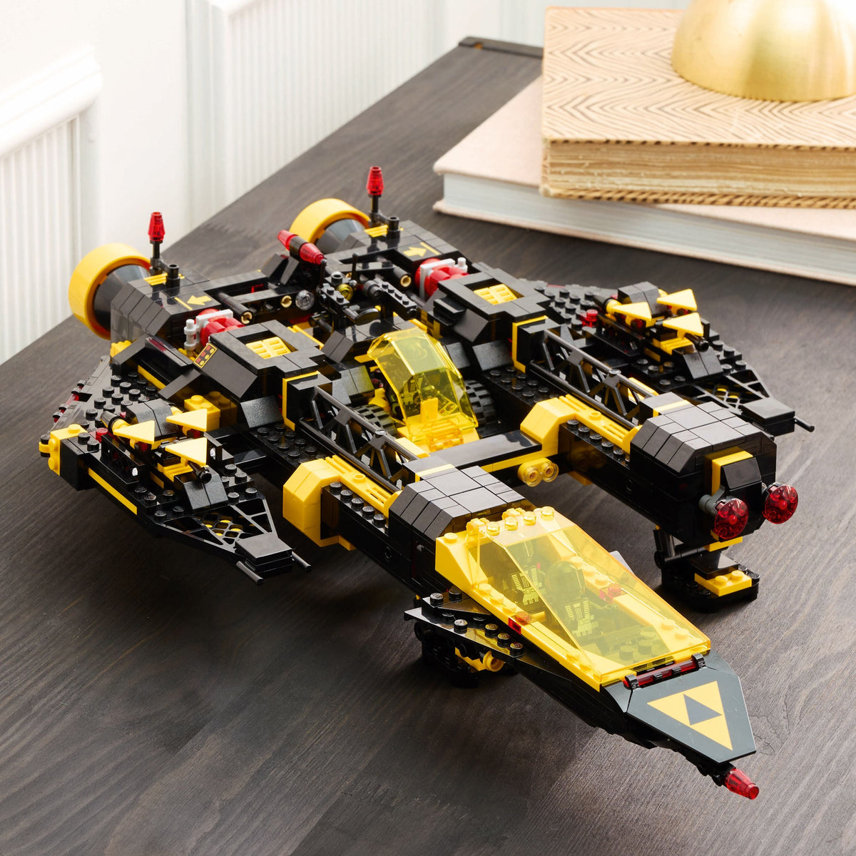 LEGO? Icons Blacktron Renegade