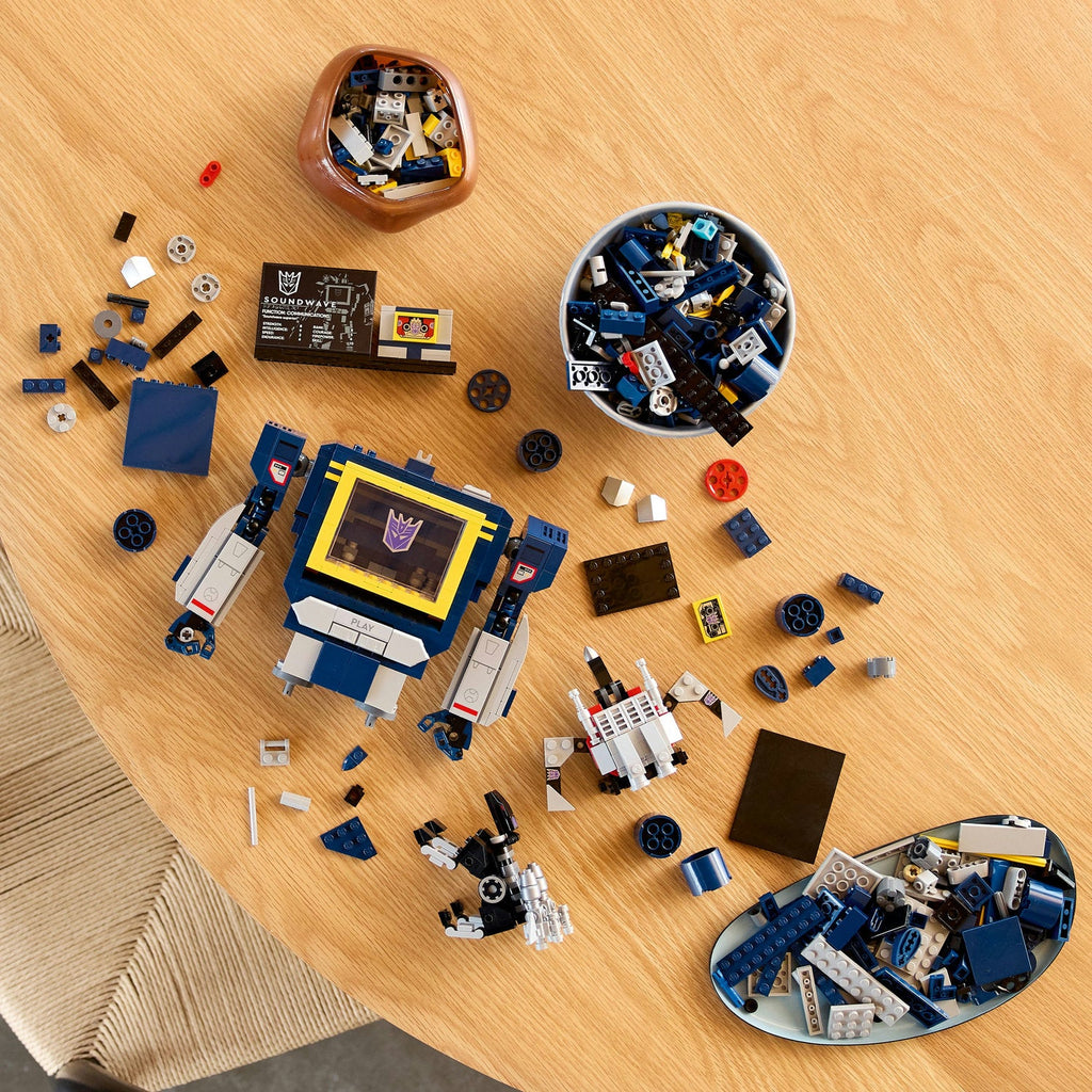 LEGO? Icons Transformers: Soundwave