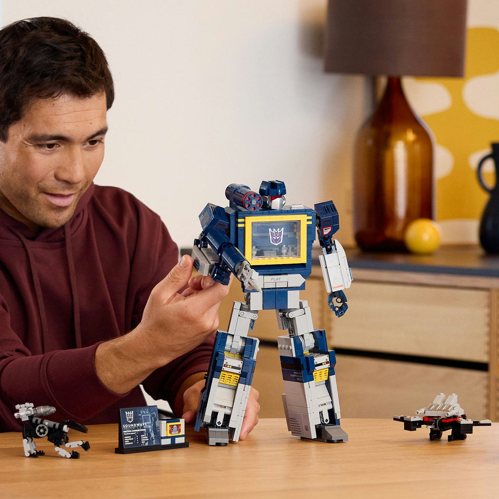 LEGO? Icons Transformers: Soundwave