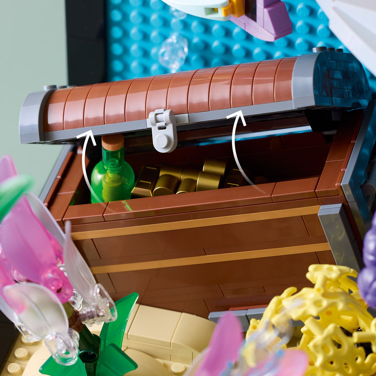 LEGO? Icons Tropical Aquarium