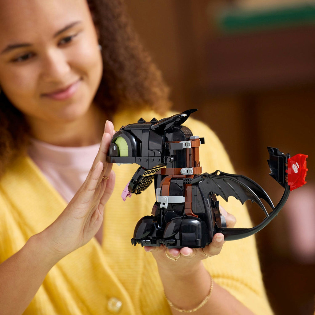 LEGO? Icons How to Train Your Dragon: Toothless