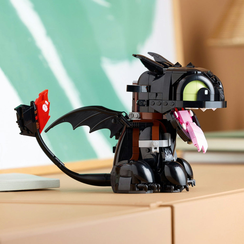 LEGO? Icons How to Train Your Dragon: Toothless