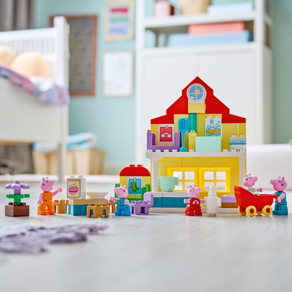 LEGO? DUPLO? Peppa Pig Family House