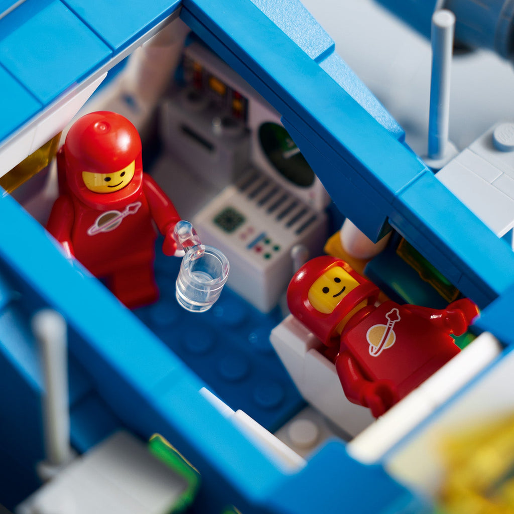 LEGO? Icons Galaxy Explorer
