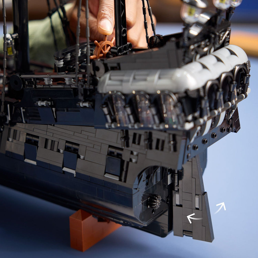 LEGO? Icons Captain Jack Sparrow's Pirate Ship
