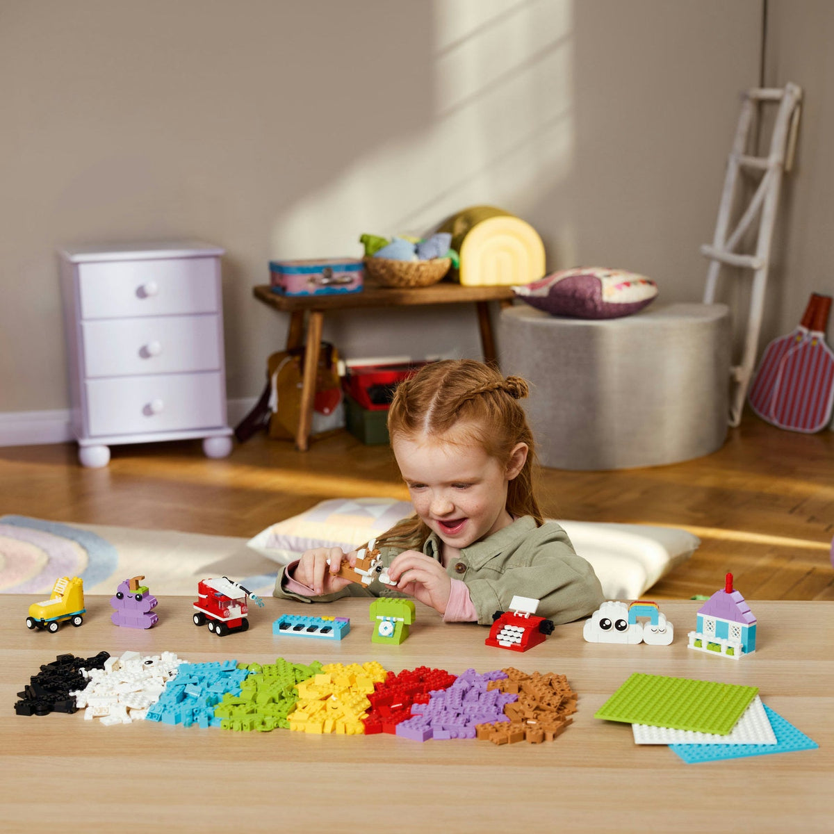 LEGO? Classic Creative Build-and-Play Box