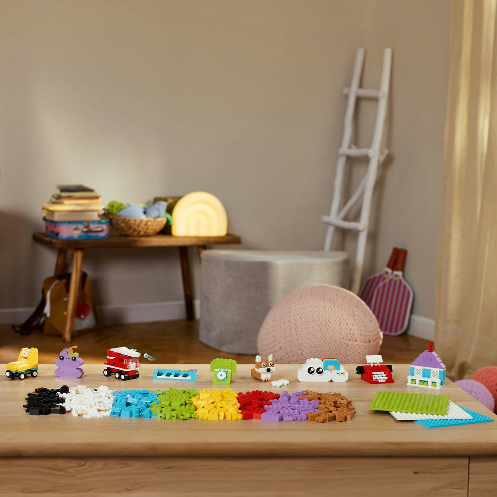 LEGO? Classic Creative Build-and-Play Box
