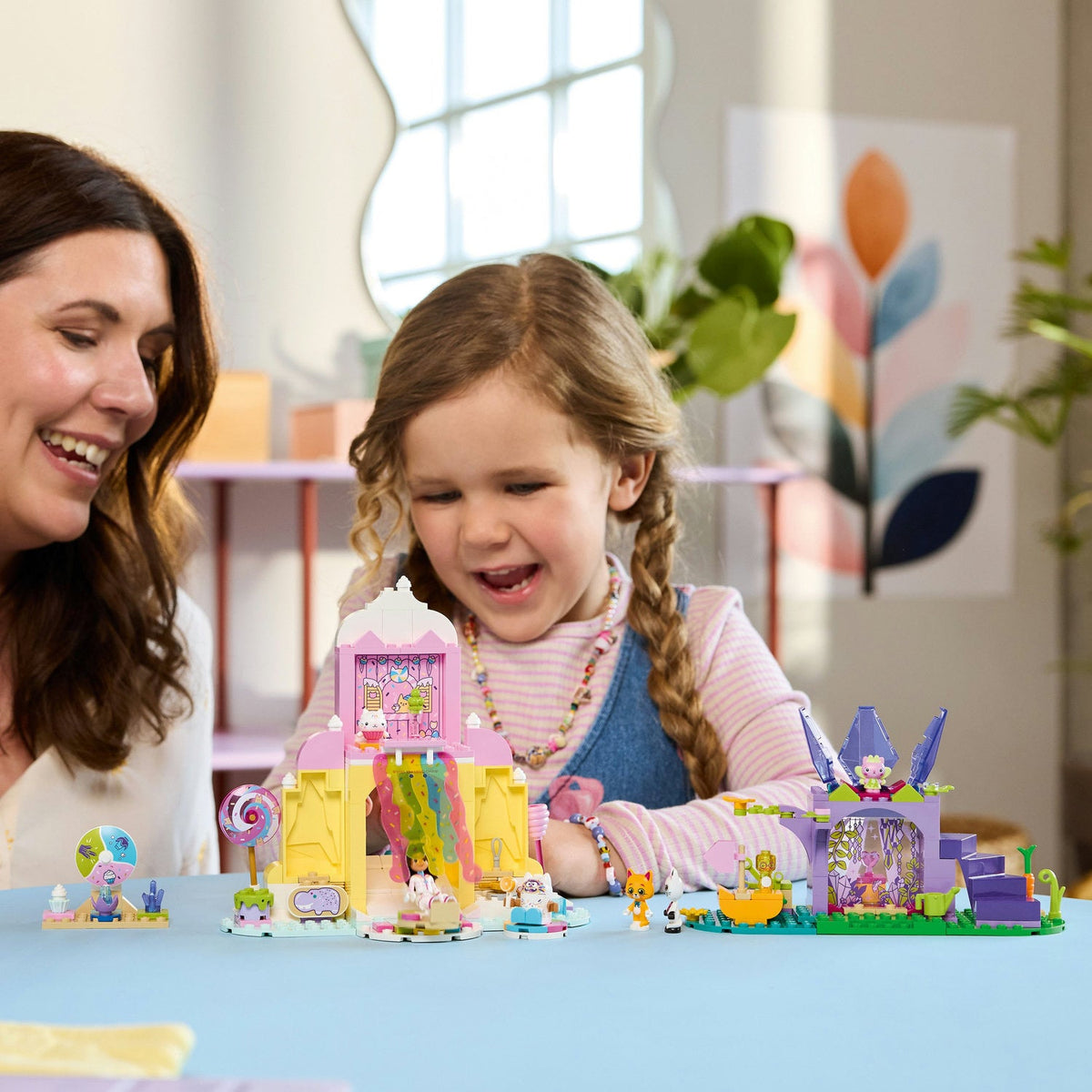 LEGO? Gabby's Dollhouse Sweet Treat Mountain & Kitty Garden