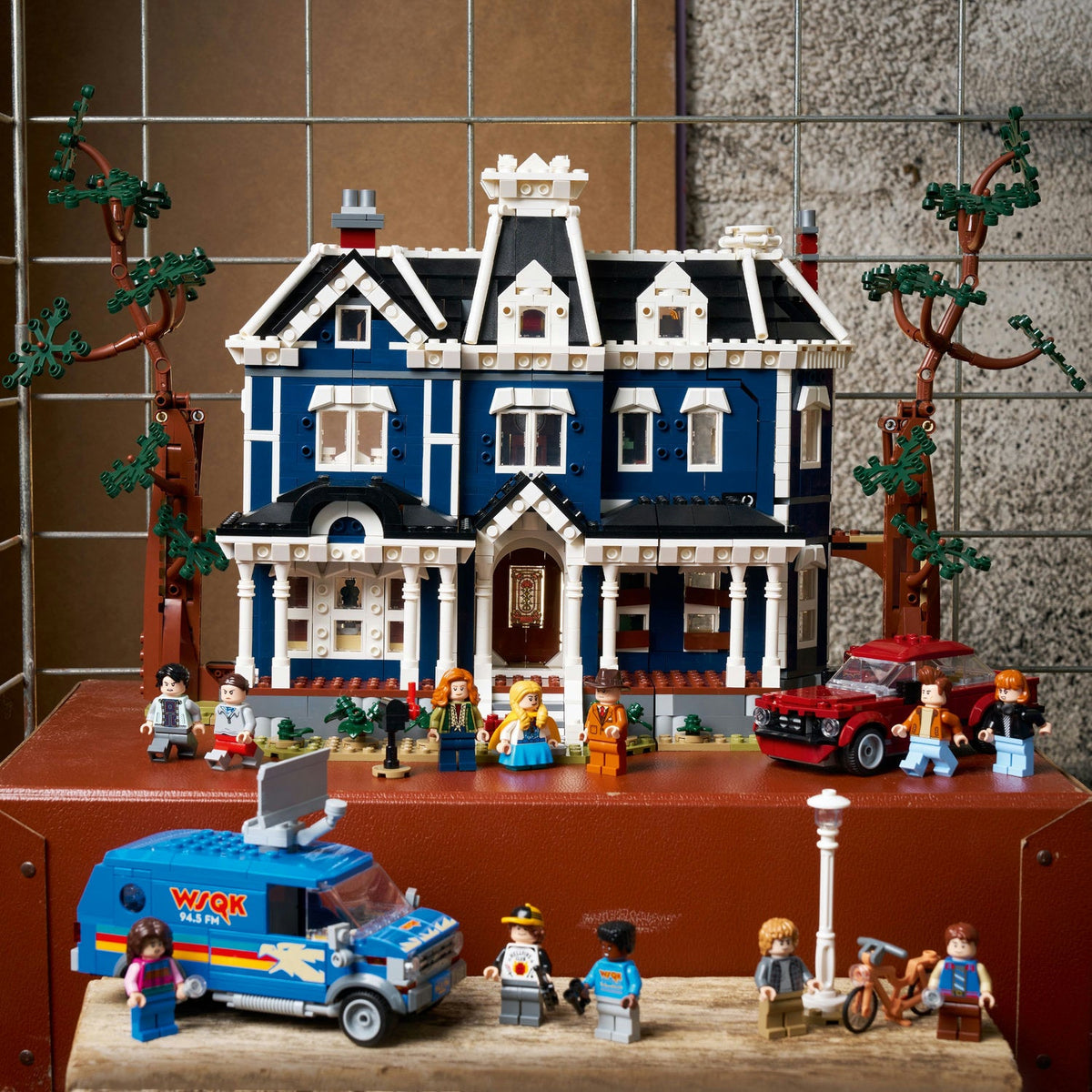 LEGO? Icons Stranger Things: The Creel House