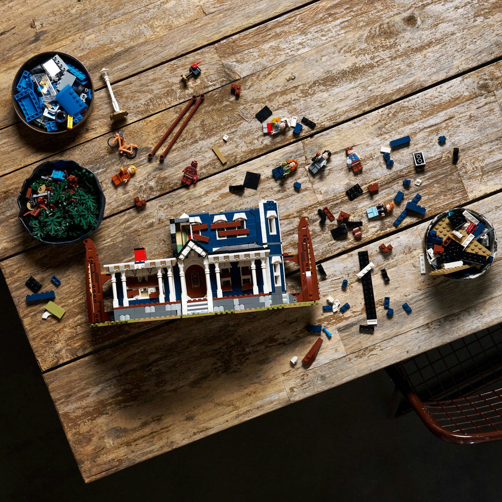 LEGO? Icons Stranger Things: The Creel House