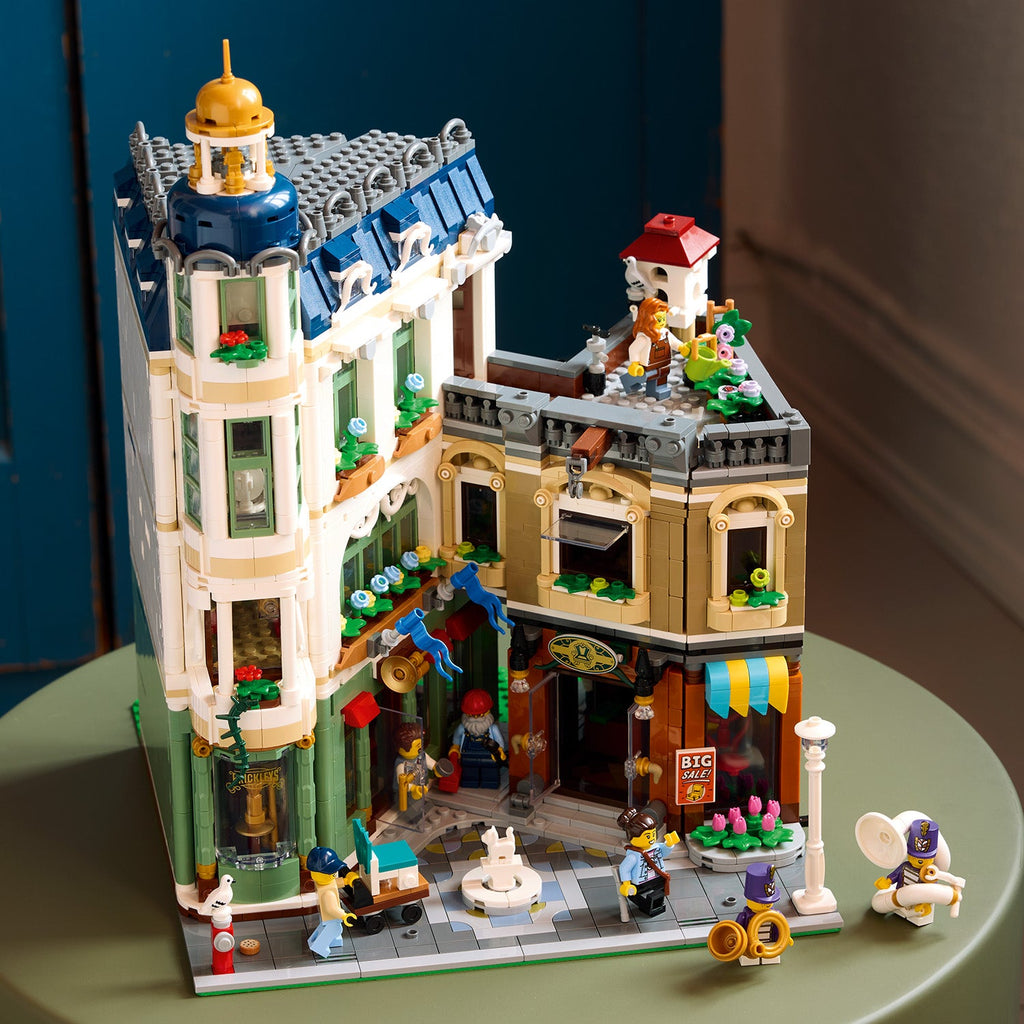 LEGO? Icons Shopping Street