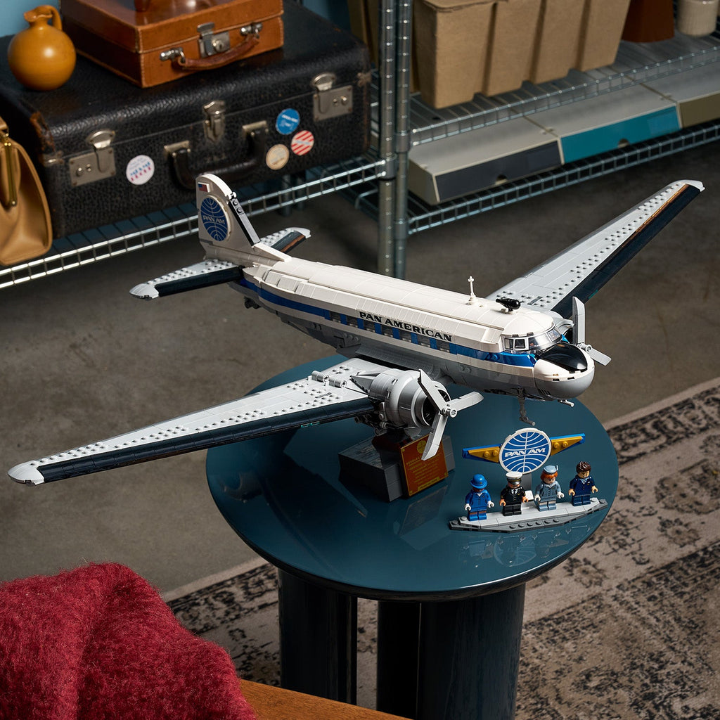 LEGO? Icons Douglas? DC-3? PAN AM? Airliner