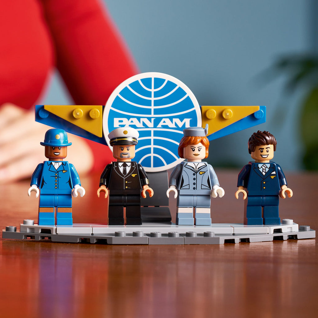 LEGO? Icons Douglas? DC-3? PAN AM? Airliner