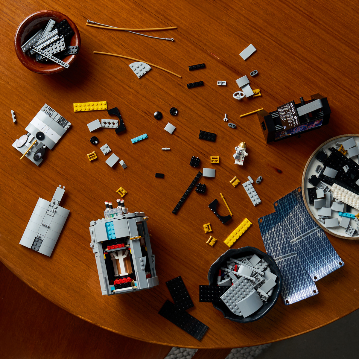 LEGO? Icons Hubble Space Telescope