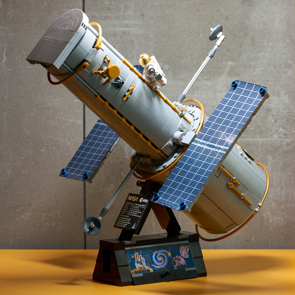 LEGO? Icons Hubble Space Telescope