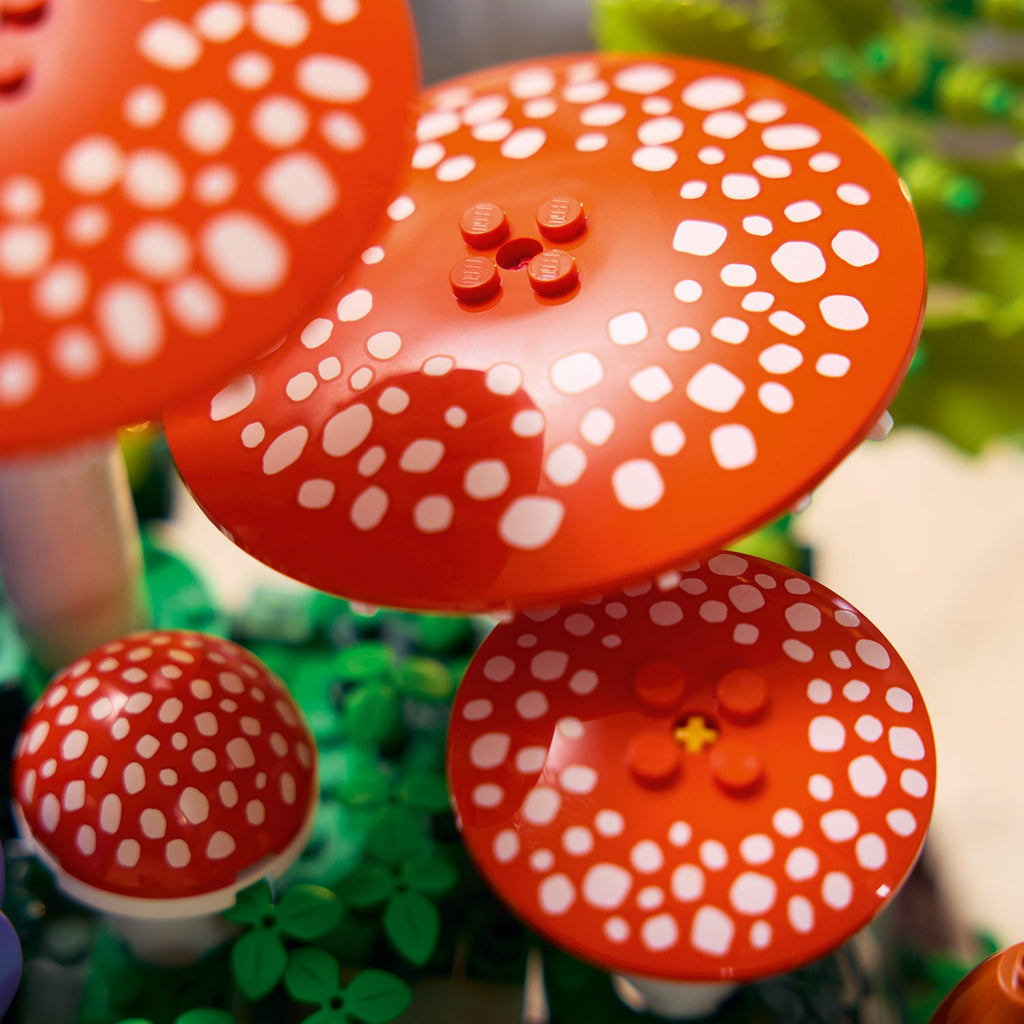 LEGO? Botanicals Woodland Mushrooms
