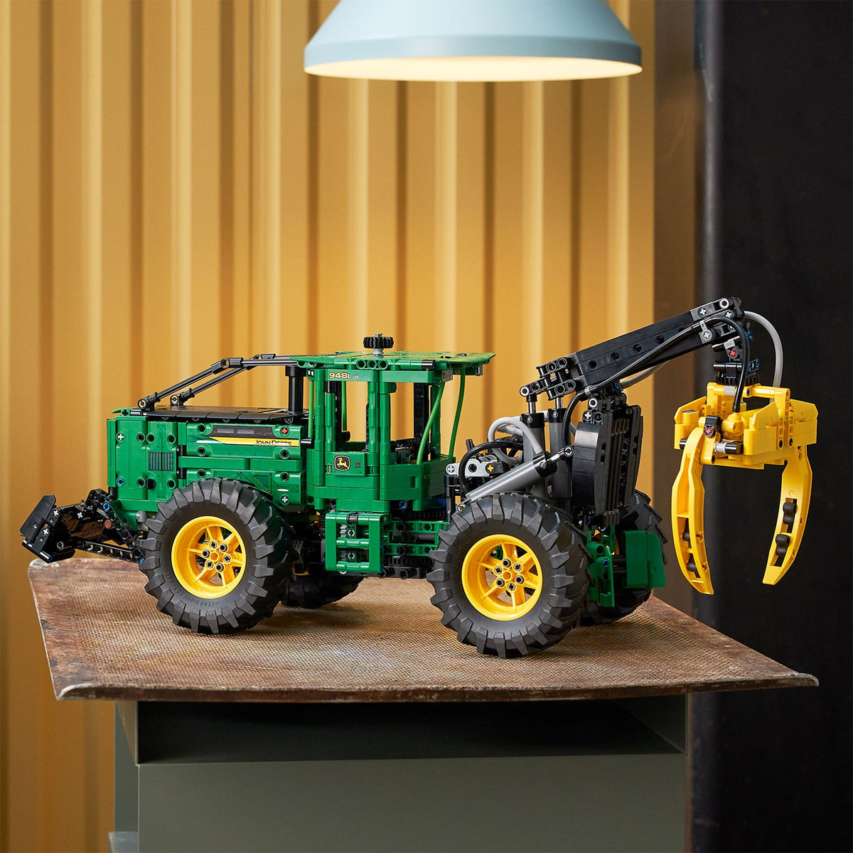 LEGO? Technic John Deere 948L-II Skidder