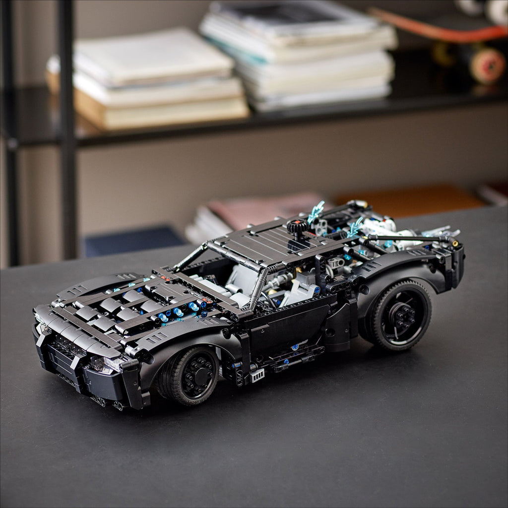 LEGO? Technic THE BATMAN - BATMOBILE?