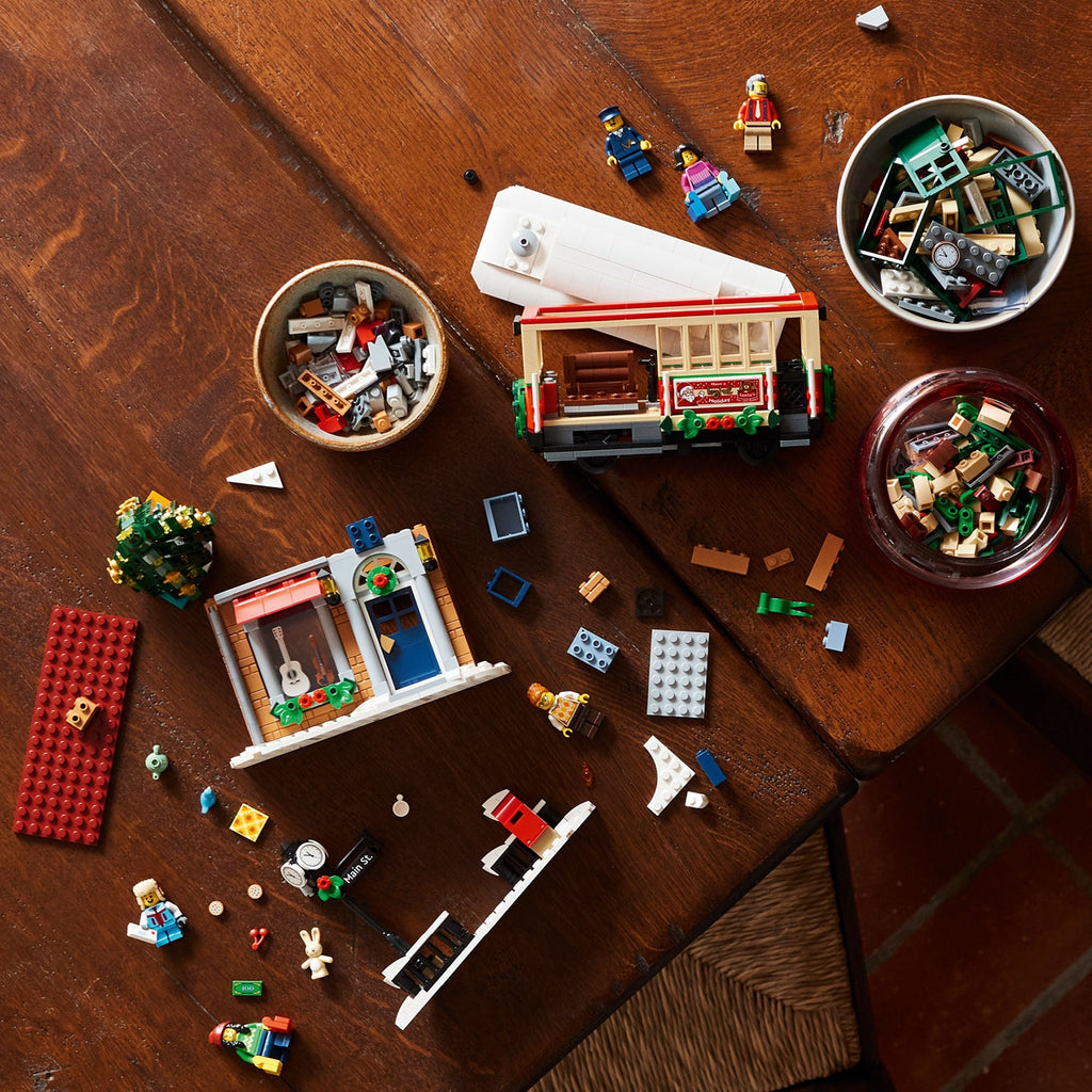 LEGO? Icons Holiday Main Street