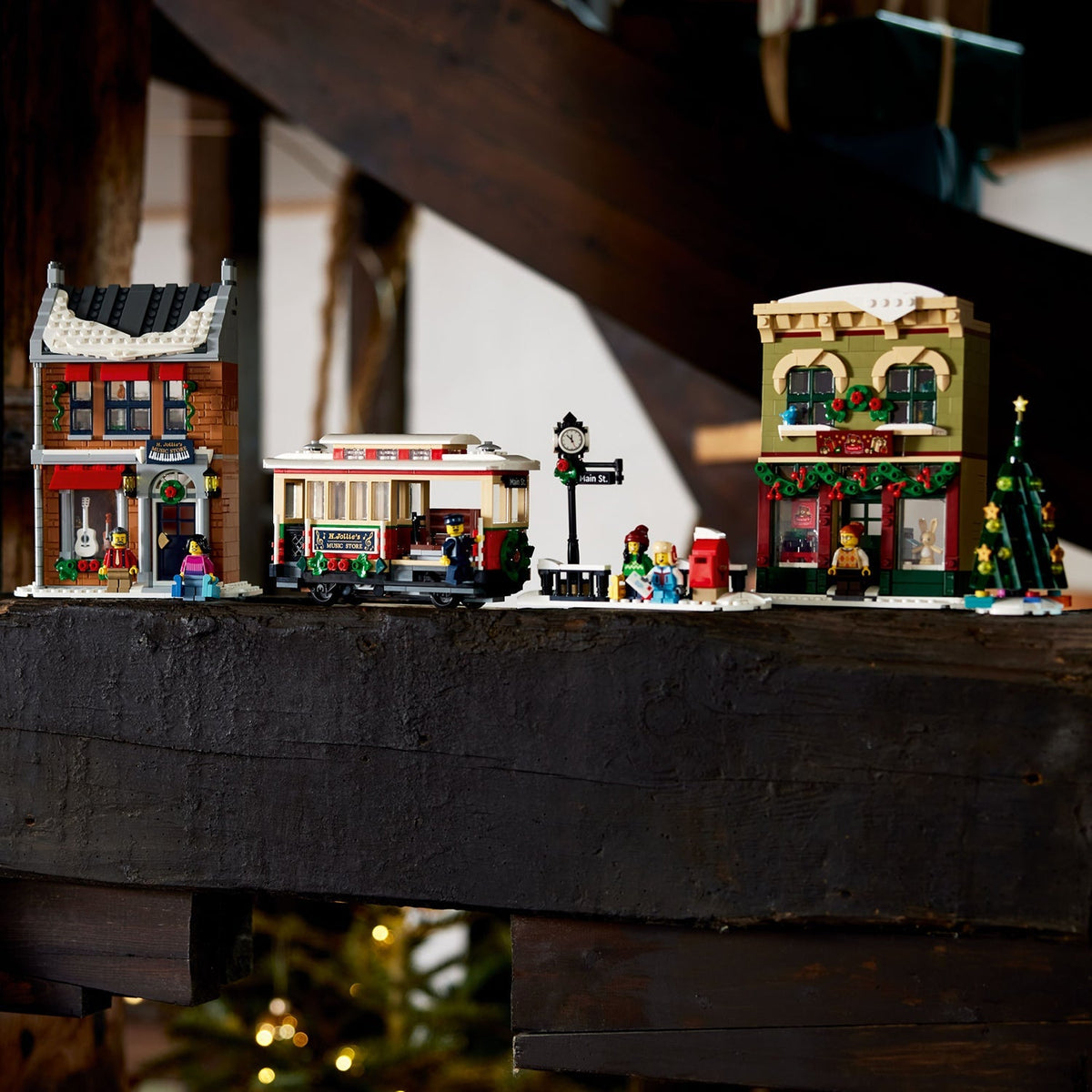 LEGO? Icons Holiday Main Street