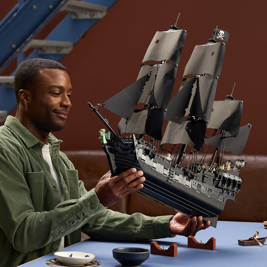 LEGO? Icons Captain Jack Sparrow's Pirate Ship