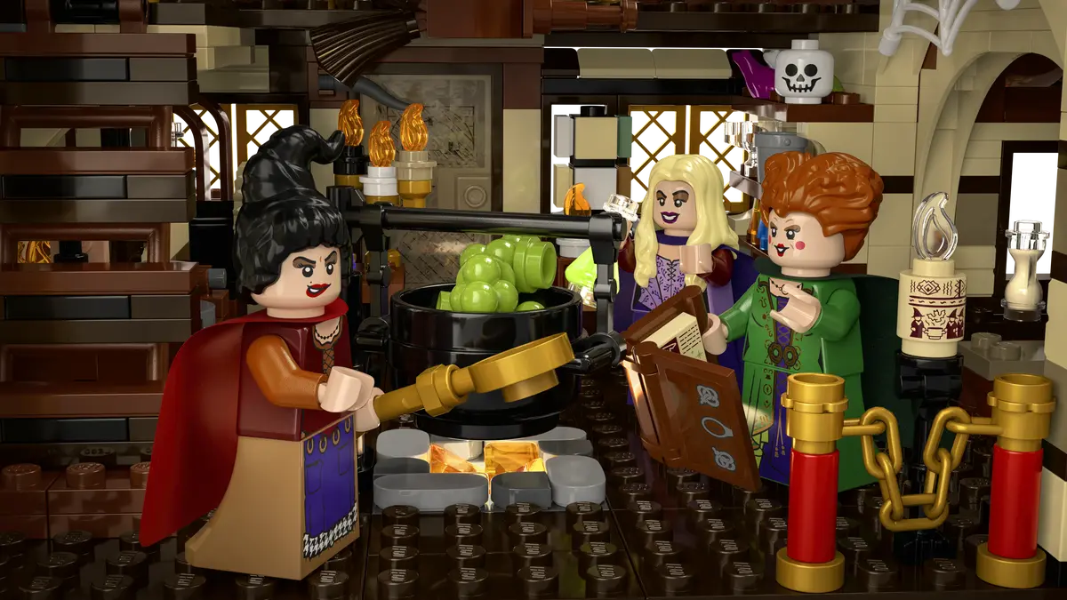 LEGO? Ideas Disney Hocus Pocus: The Sanderson Sisters' Cottage