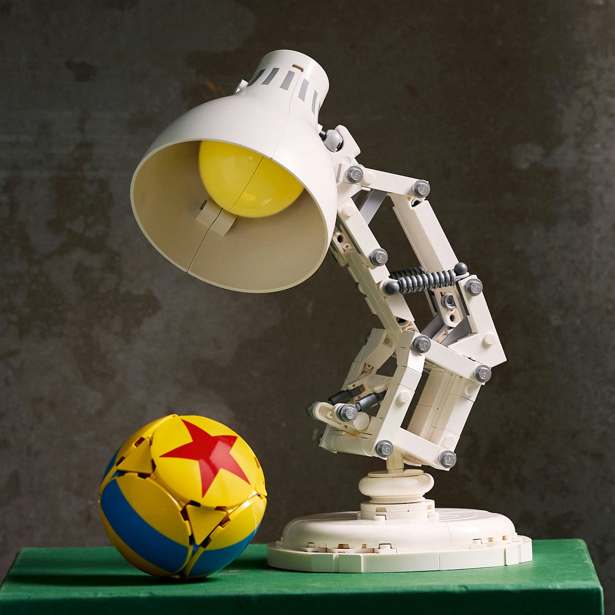 LEGO? Ideas | Disney Pixar Luxo Jr.