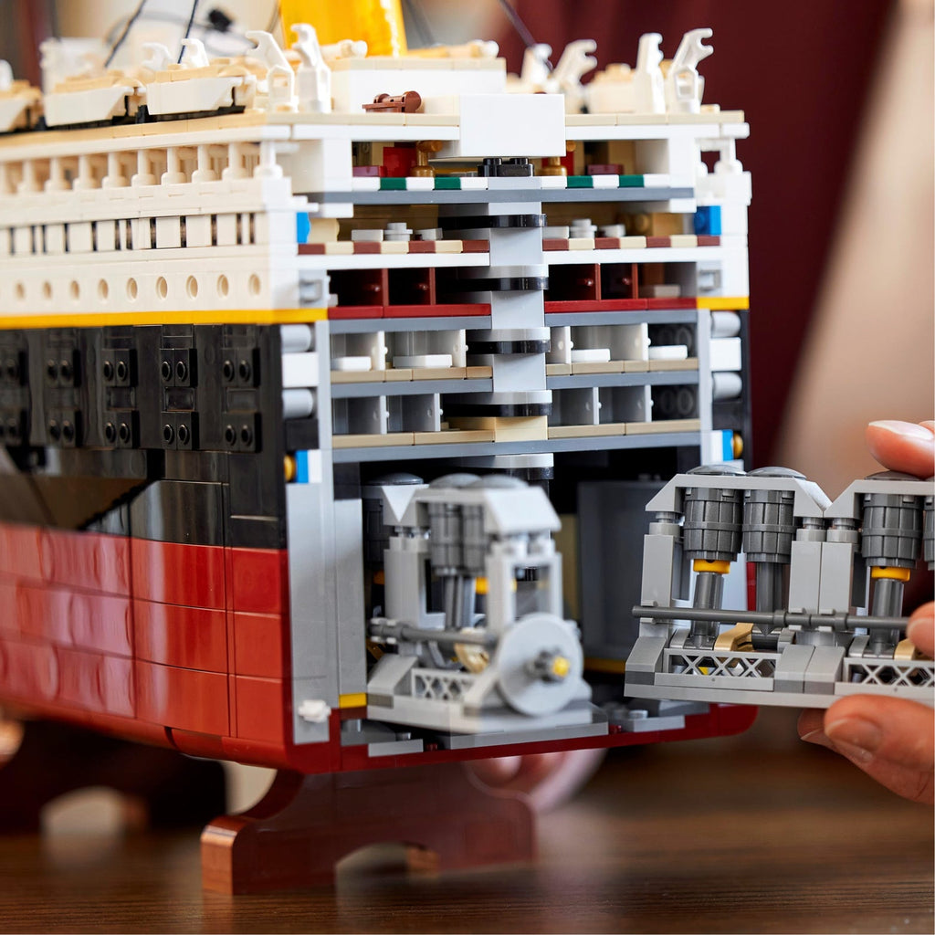 LEGO? Titanic