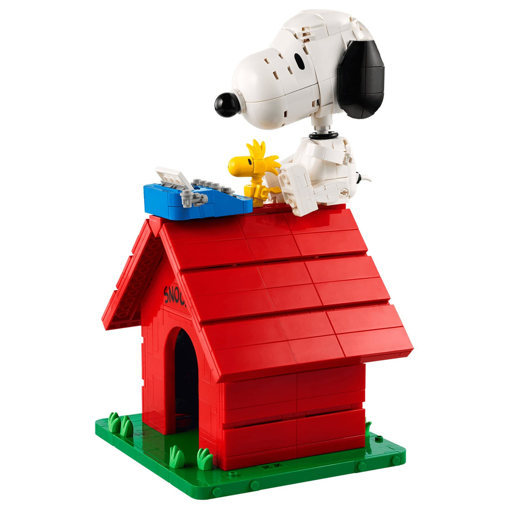 LEGO? Ideas Peanuts: Snoopy's Doghouse