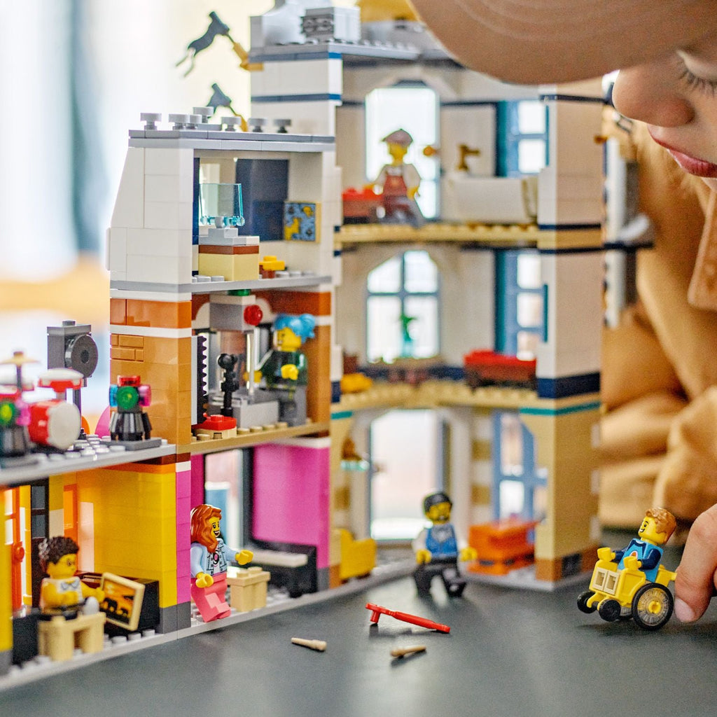 LEGO? Creator 3-in-1 Main Street