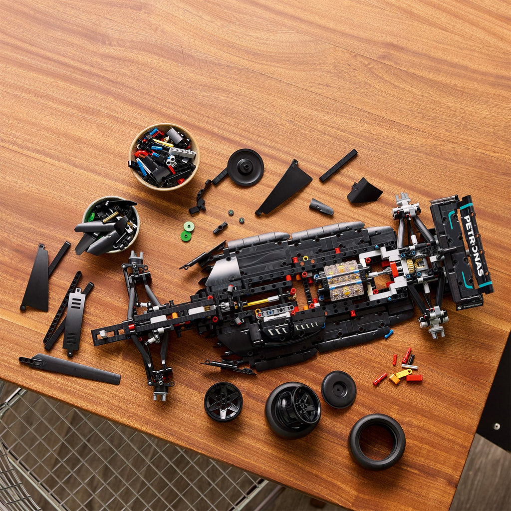 LEGO? Technic Mercedes-AMG F1 W14 E Performance