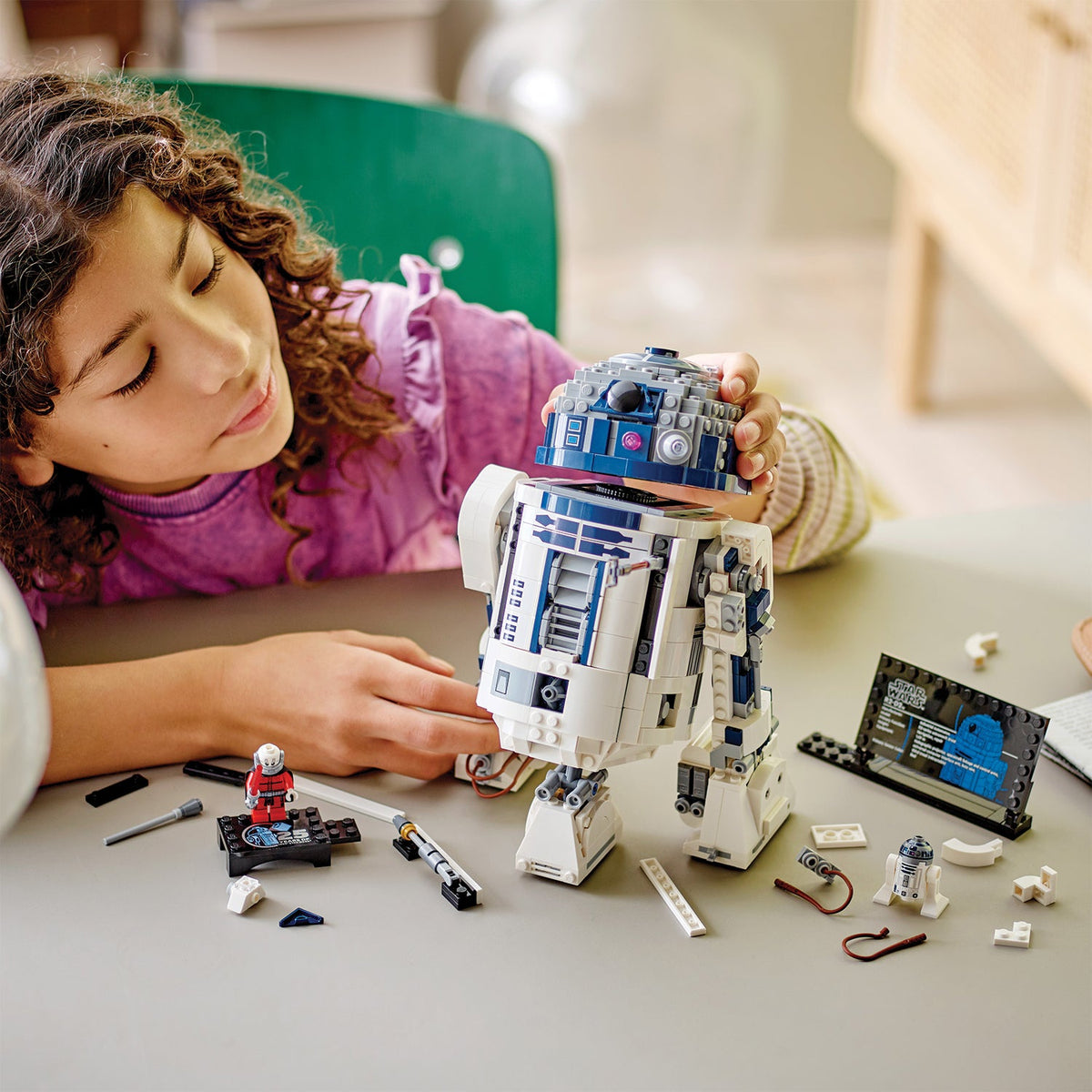LEGO? Star Wars? R2-D2?