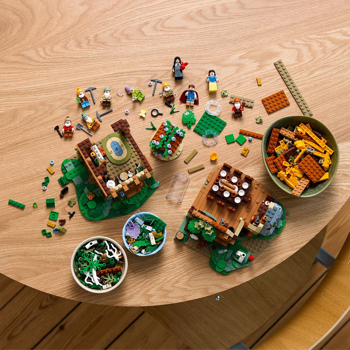 LEGO? | Disney Snow White and the Seven Dwarfs Cottage