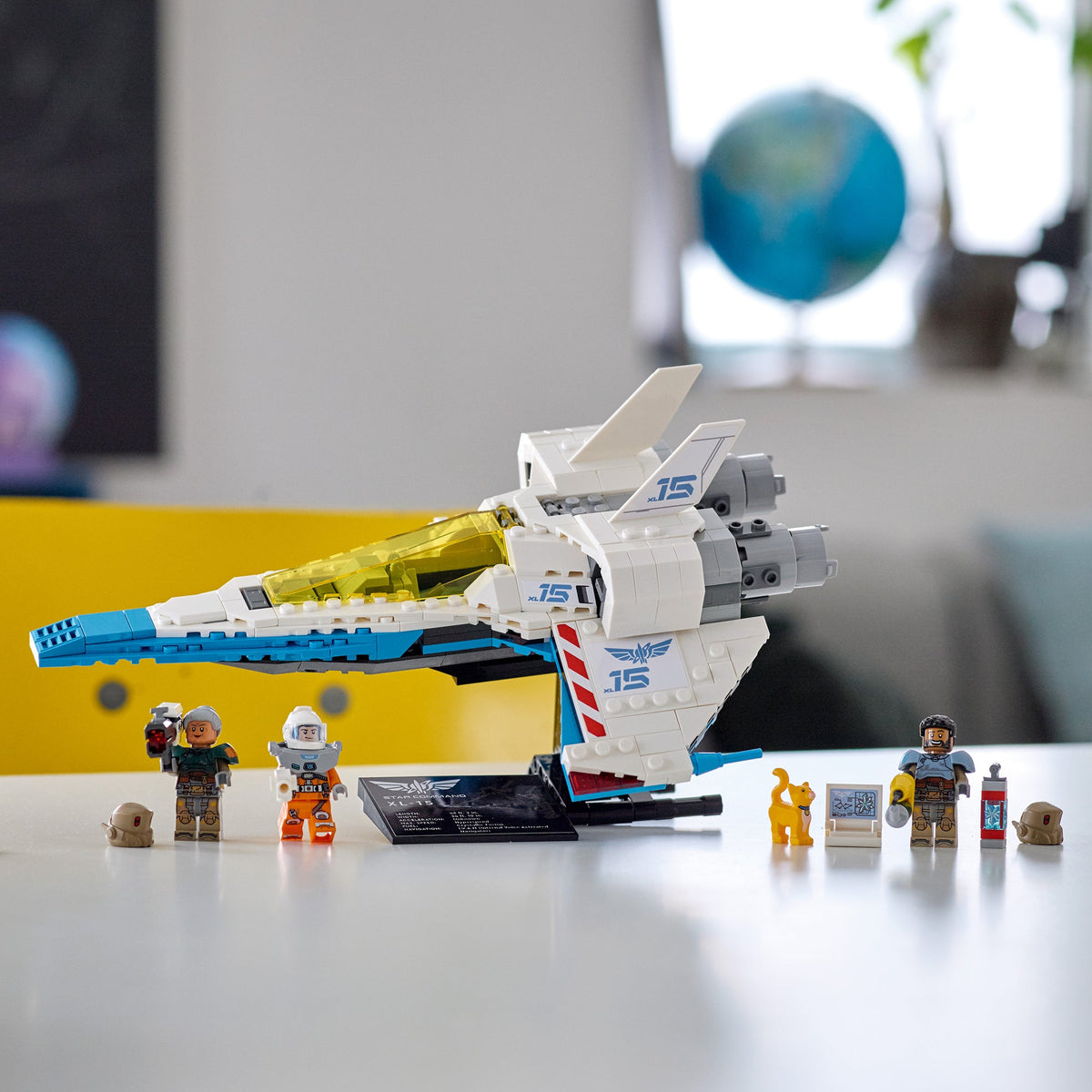 LEGO? á¶ Disney and Pixar's Lightyear XL-15 Spaceship