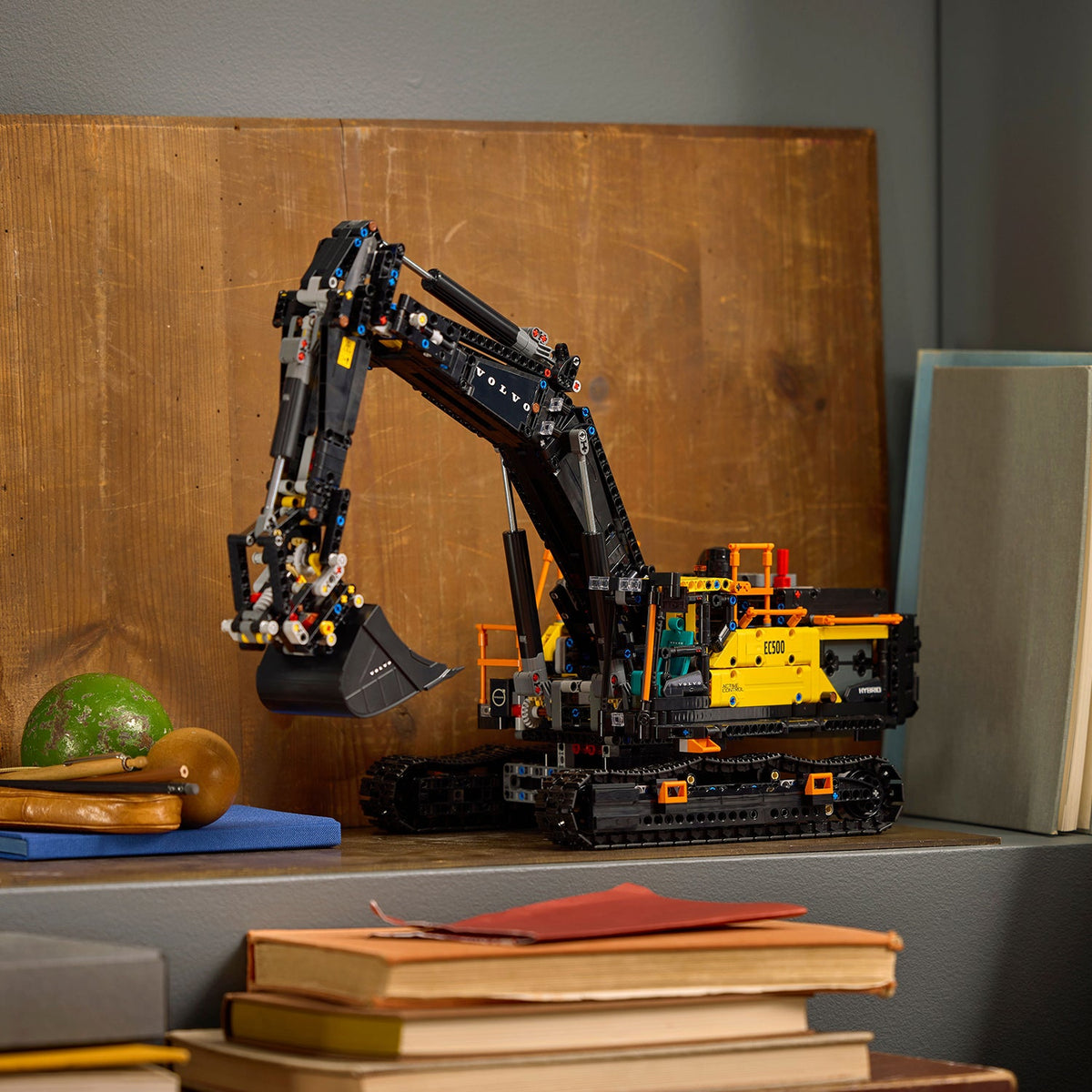 LEGO? Technic Volvo EC500 Hybrid Excavator