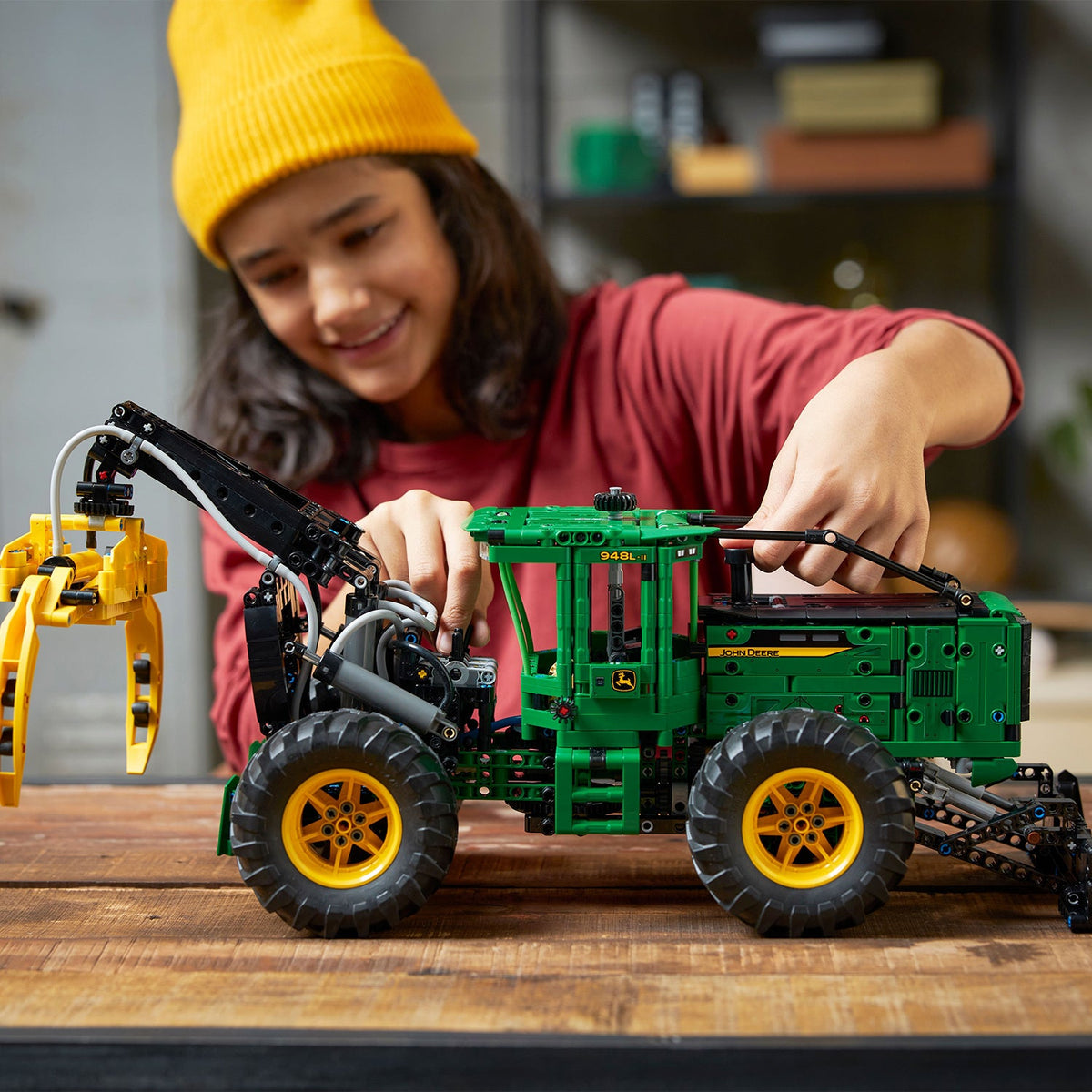 LEGO? Technic John Deere 948L-II Skidder
