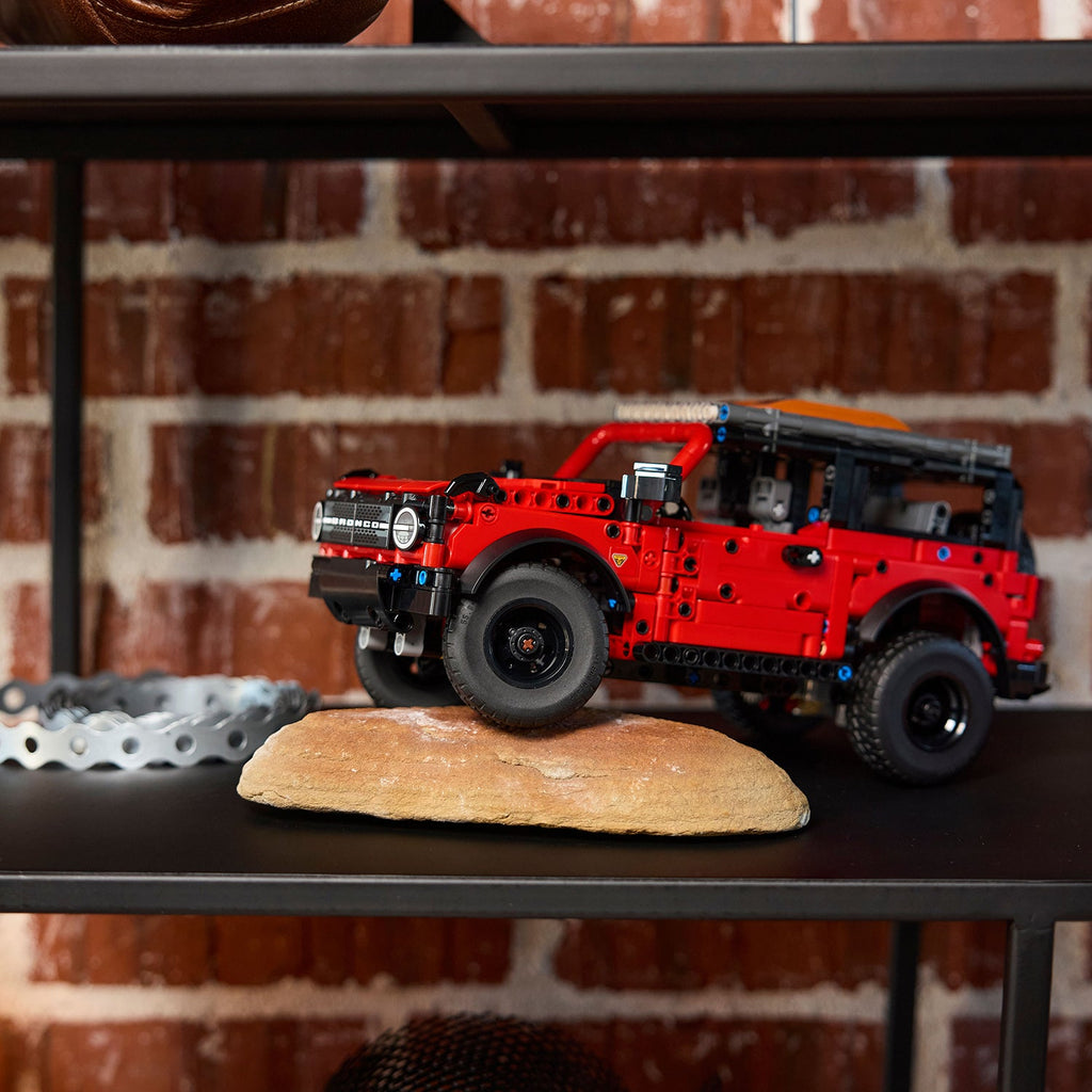 LEGO? Technic Ford Bronco? SUV
