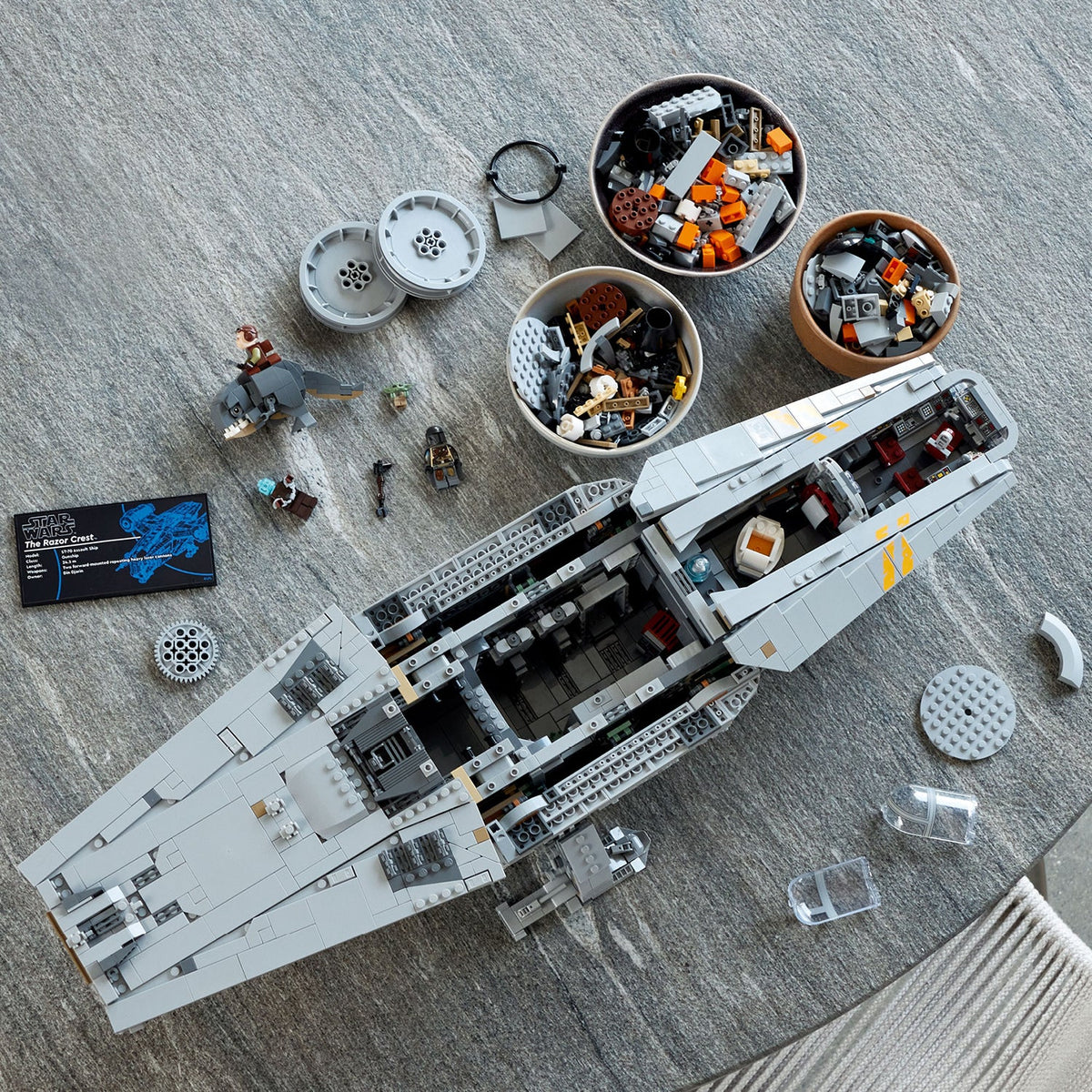 LEGO? Star Wars?  Ultimate Collector Series - The Razor Crest?