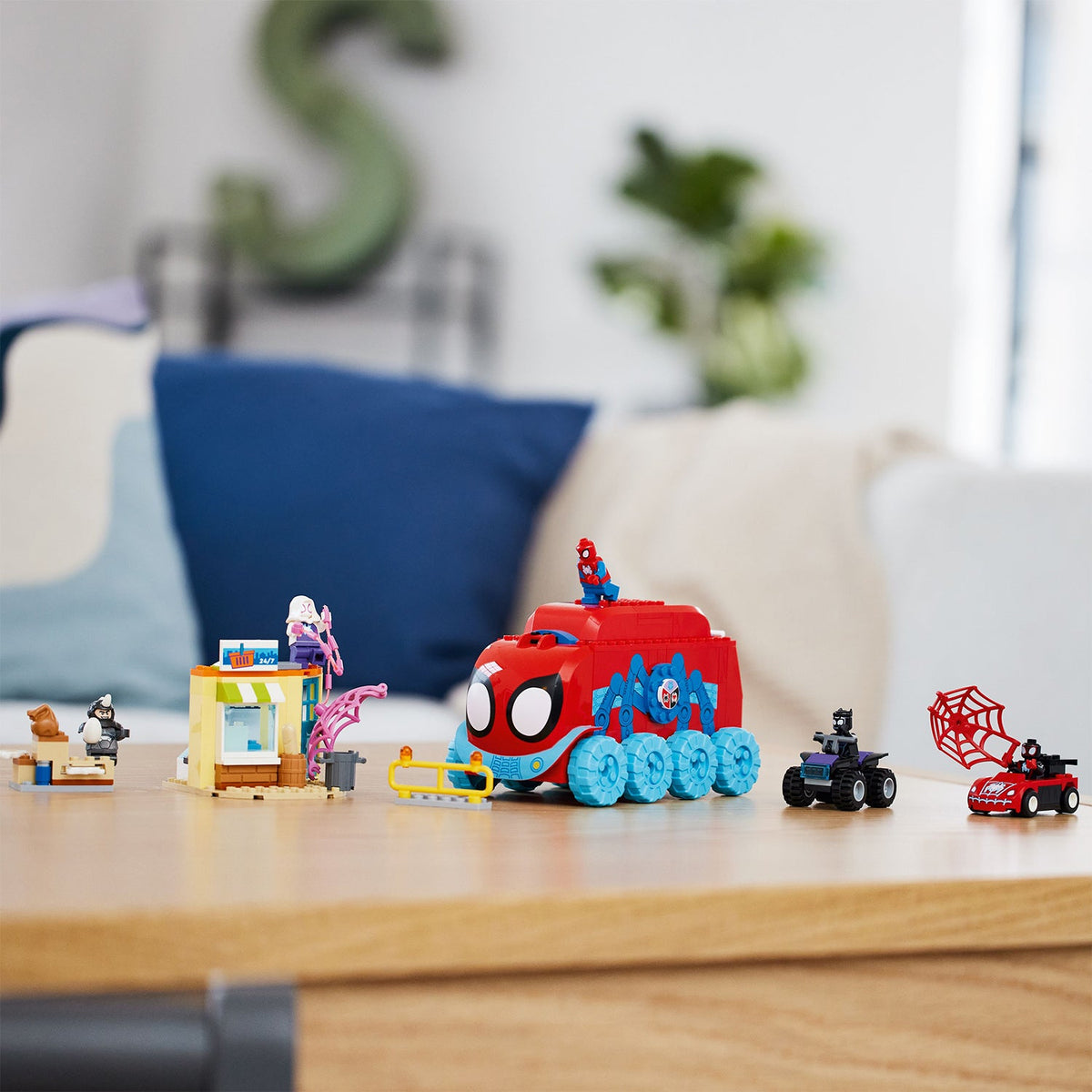 LEGO? Marvel Mobile Headquarters