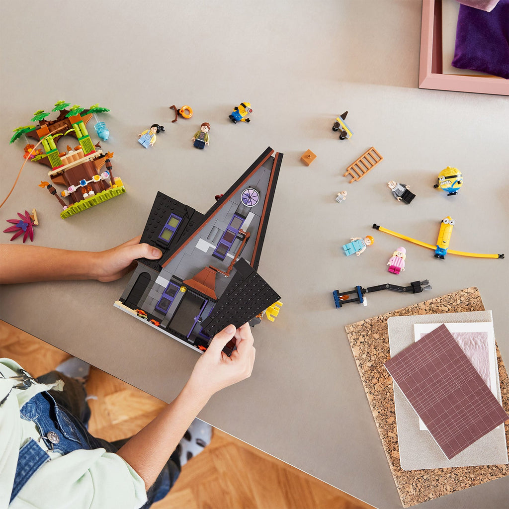 LEGO? Despicable Me 4 Minions and Gru's Family Mansion